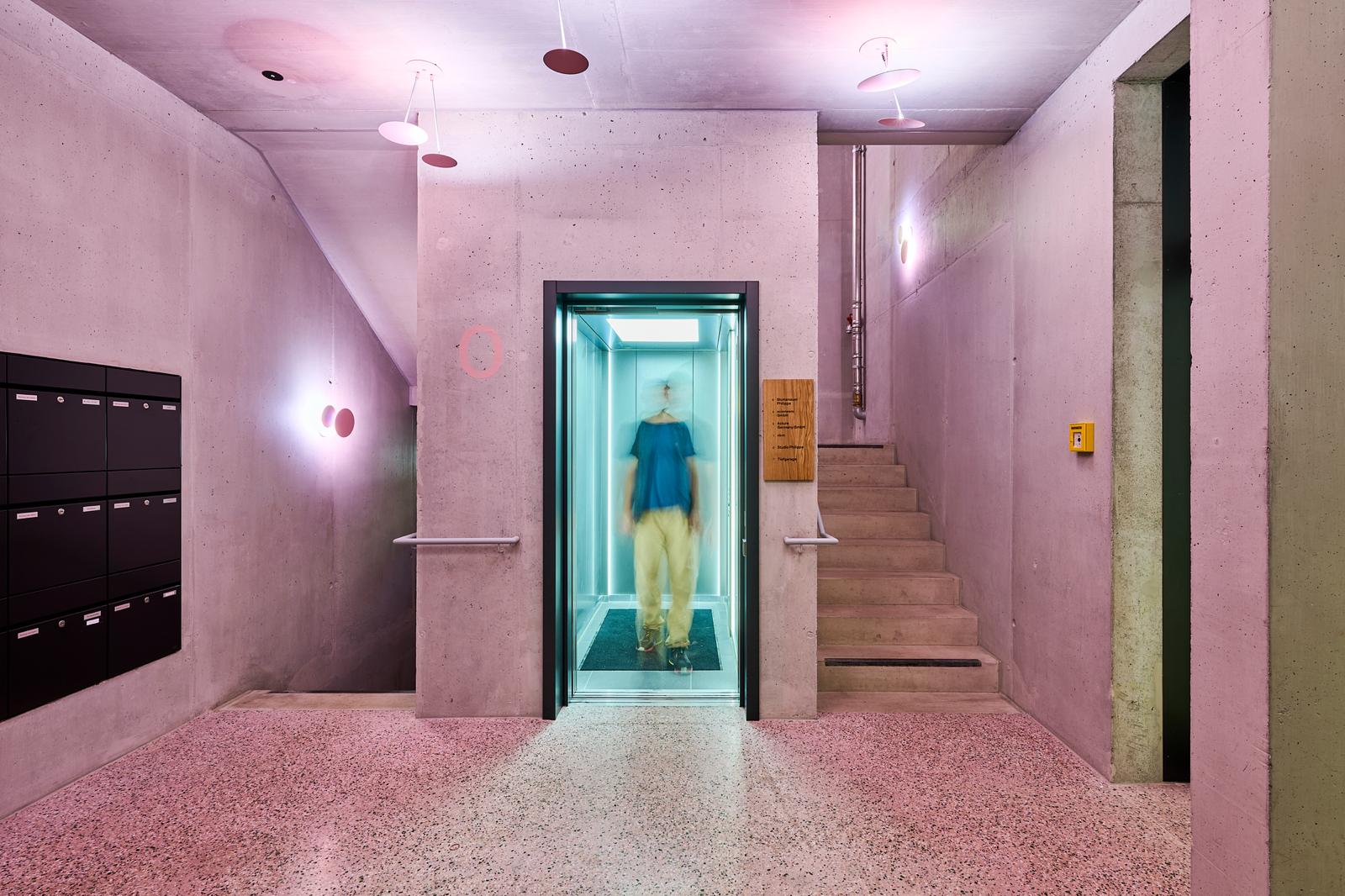 Studio Philippe — Innenhof rosa